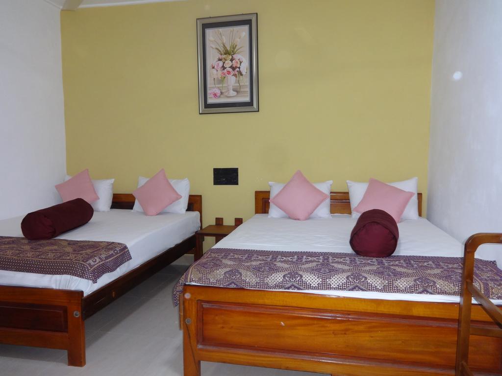 Dutch Bay Beach Cottages Trincomalee Esterno foto